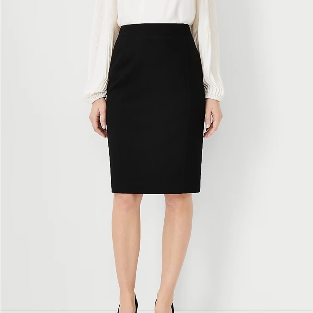 ⭐️ 3 for $8 Banana Republic Pencil Skirt